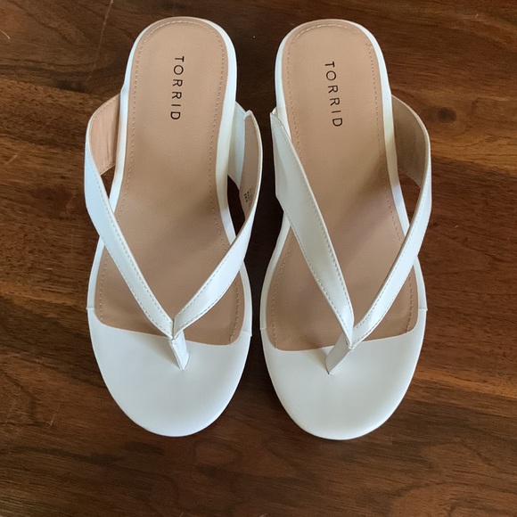 😘💕🌟HP🌟💕🥰Torrid wedge sandal - Picture 2 of 4